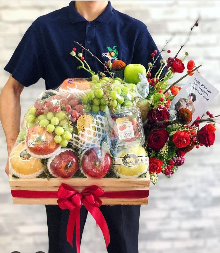 Corporate fruit gift box